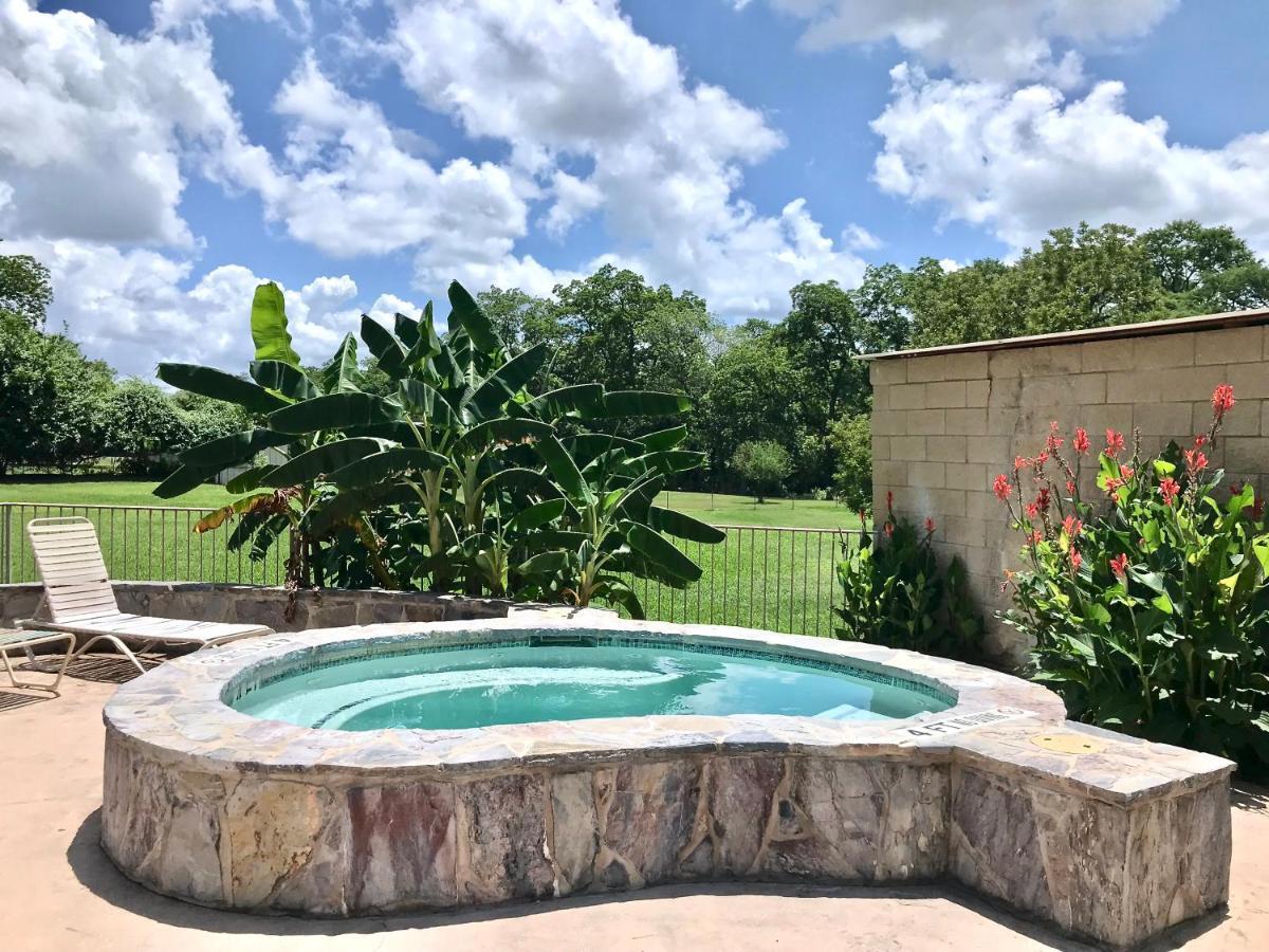 River Run Waterwheel Apartment New Braunfels Exterior photo